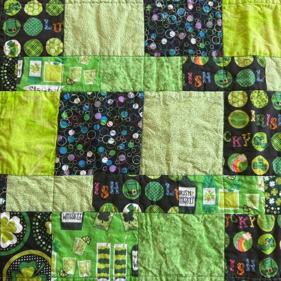 St. Patricks Day Quilted SMALL Table Runner Table Centerpiece  28.25"x15.75" lap - Picture 3 of 6